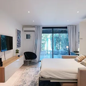 https://studio-moderne-dans-le-golfe-de-saint-tropez.fr-provencehotel.com